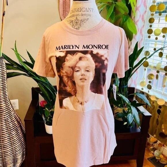 TORRID Women's Marilyn Monroe Classic Fit Cotton Crew Tee - Size 10 - NWT - Picture 2 of 3